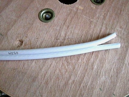 Metres twin white satellite - 10,