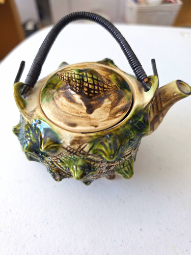 Ceramic majolica teapot lid - w/,