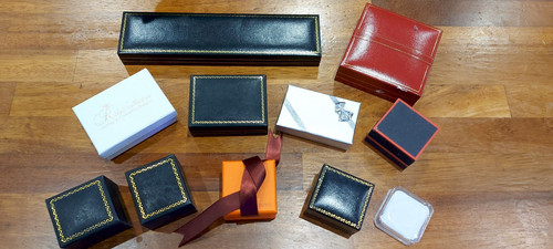Various jewellery boxes - 11,
