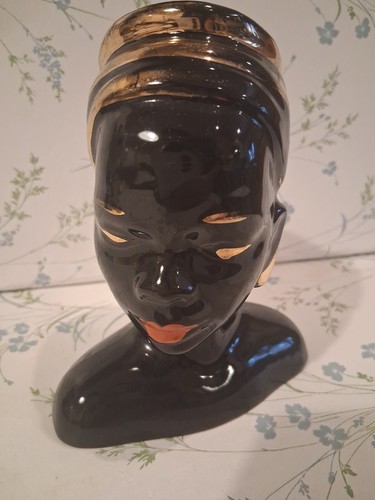 Vintage ceramic black lady - black,