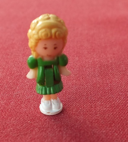 Mystery polly pocket figure - polly,