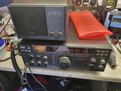 Yaesu 990 radio - hf,