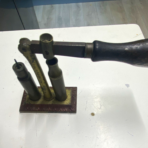 Hand shotshell reloading - shotshell, tool