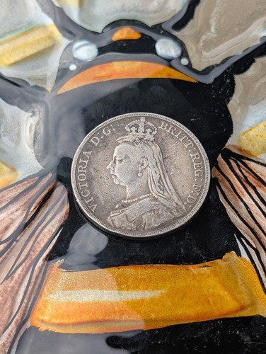 Queen victoria crown - victoria,