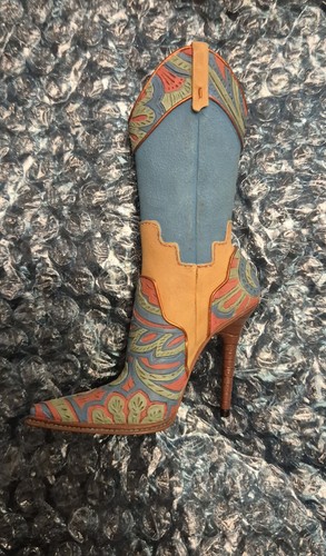Just the right shoe - the, "