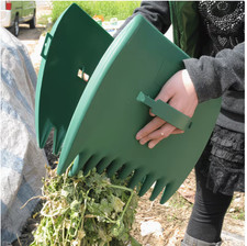 Leaf scoops garden grabbers - 2x,