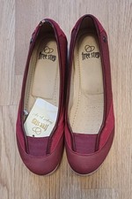 Free Step Shoes Brown & Red