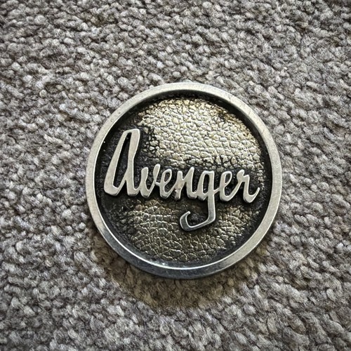 Hillman avenger round badge - hillman,