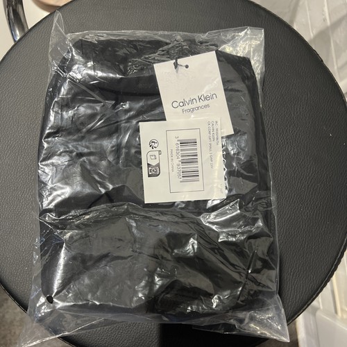 Black calvin klein wash bag - calvin,