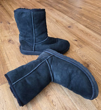 Ugg Australia Women's 5825 Classic Short Sheepskin Black Boots size UK 6.5