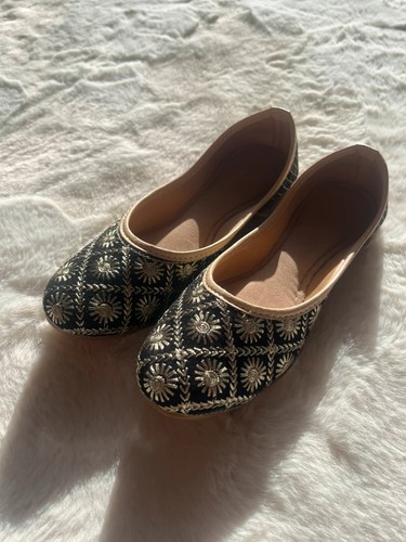Hand embellished punjabi jutti - hand-embellished,