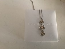 Hot Diamonds daisy pendant