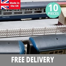 OO Gauge Fencing model Train