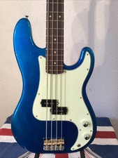 Vintage Bass Guitar (V4 BBL)