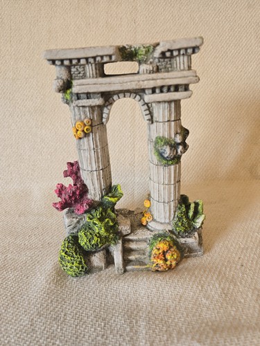 Fish tank stunning detailed - stunning,