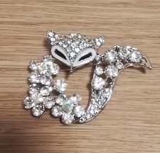 Beautiful  Crystal Fox Brooch / Pin  With Gift Box 