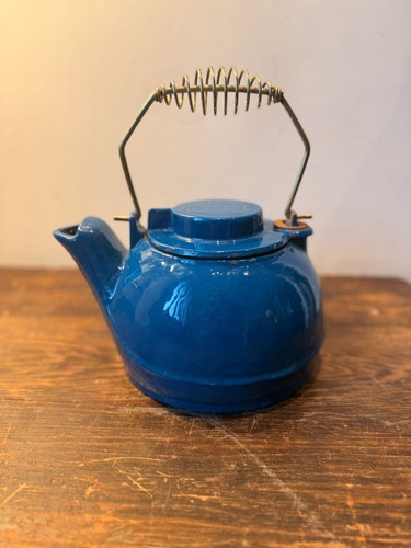 Minuteman cast iron kettle