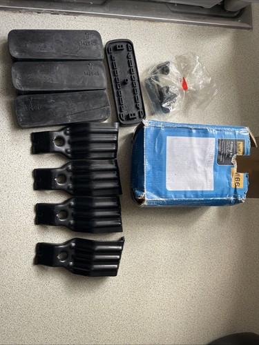 Halfords roof bar fitting - roof,