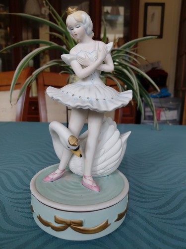 Musical ceramic swan - musical, lake