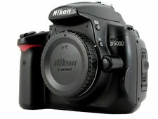 Nikon D5000 12.3MP DSLR