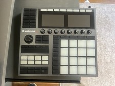 Native Instruments Maschine + [plus]  With Deck Saver And 128g SD Card