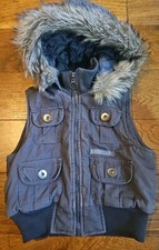 BABESKIN - SLEEVELESS GILET HOODED ZIPPED JACKET - AGE 7 / 8 - GREY - POCKETS 