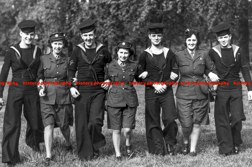 F008333 ats girls and canadian - ats,
