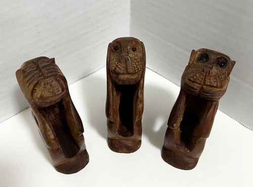 Three wise monkeys - three,