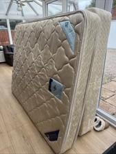 Queen Size Divan Bed with Matress Very Good Condition Buyer Collects