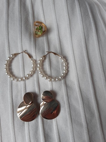 Earing and ring bundle - earing, gold