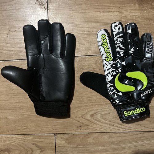 Sondico goalkeeper gloves - sondico,