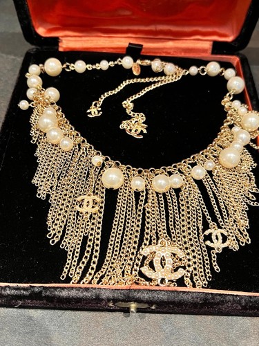 Rare chanel pearl - pearl, logo