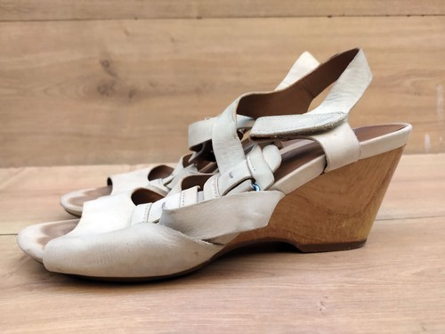Clarks beige leather strap - clarks,