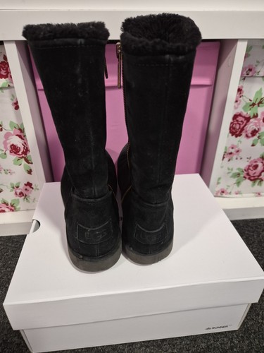 Black ugg boots - ugg, zip