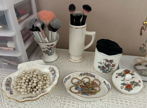 Vintage vanity piece set of - 5,