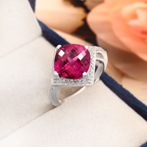 Flawless pink sapphire - pink, cushion
