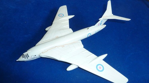 Diecast aircraft corgi handley - aircraft,