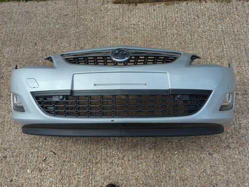 Vauxhall astra 2011 front - 2011,