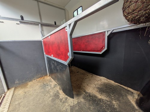 Horsebox rubber partition - rubber,