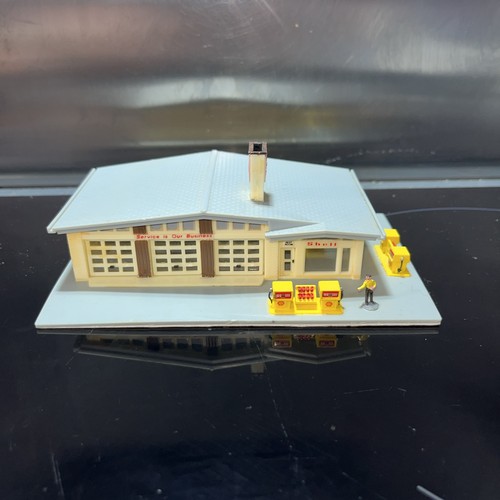 New bachmann plasticville gas - new,