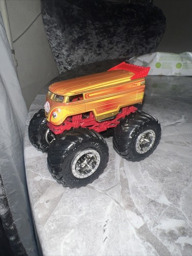 Bus hot wheels - bus,