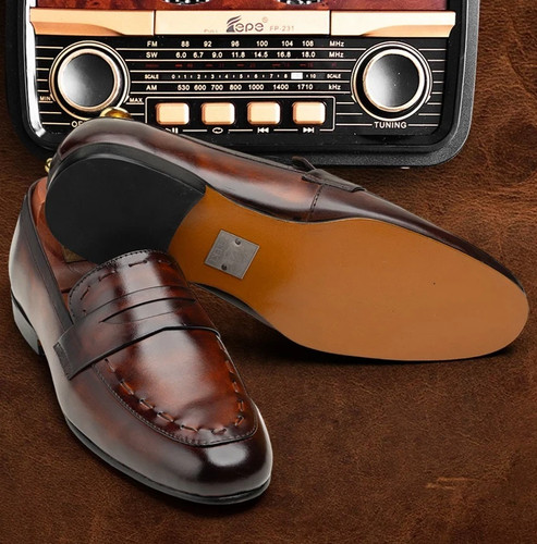 Handmade men brown moccasin