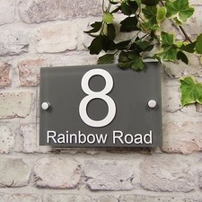 MODERN HOUSE ADDRESS DOOR