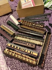 Job Lot of OO Tri-ang Carriages, spares or repairs, Details in Description