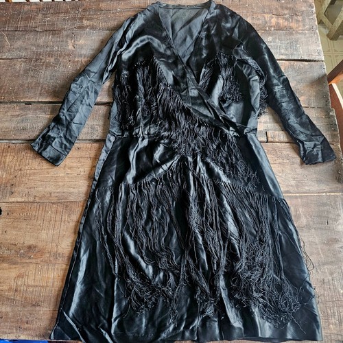 Antique black silky flapper - black,