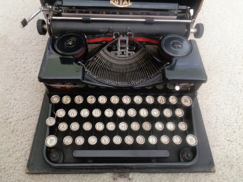 Vintage 1920s royal - vintage,