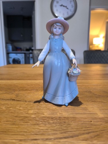 Nao lladro porcelain girl - porcelain,