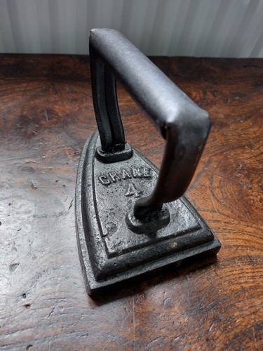 Antique cast iron flat - ,