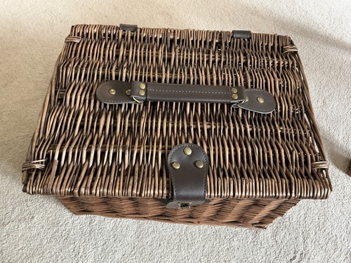 Wicker picnic basket hamper - ,