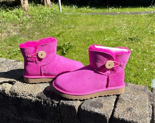 Ugg fuchsia snow boots brand - ugg,
